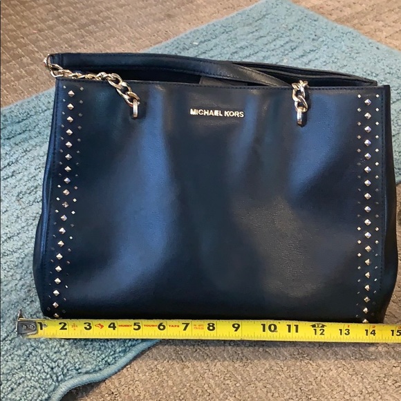 Michael Kors Bundle. - Picture 7 of 7